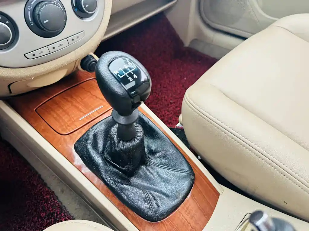BUICK EXCELLE 2010