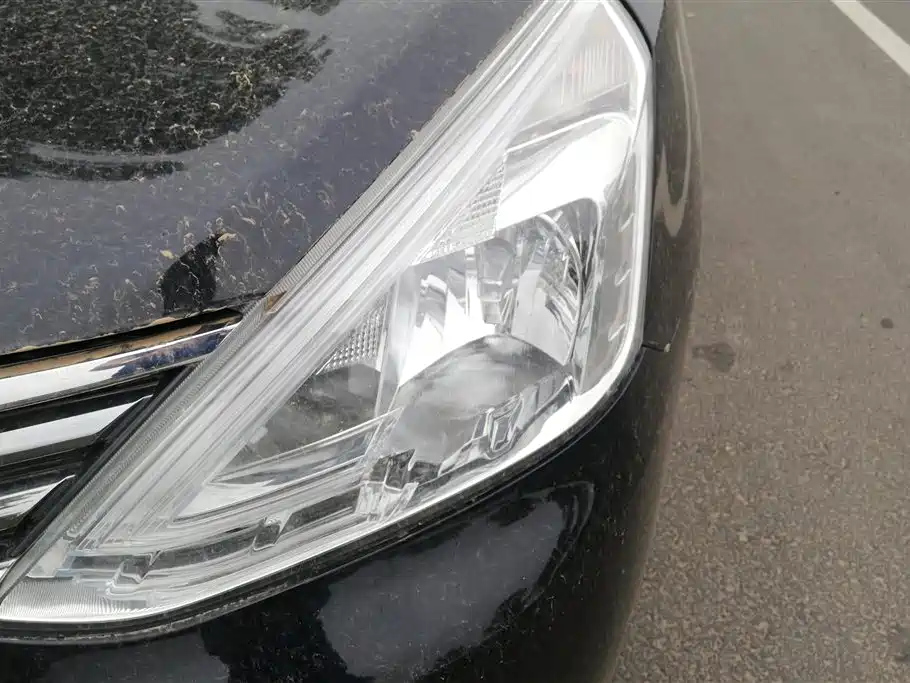 NISSAN LIVINA 2016