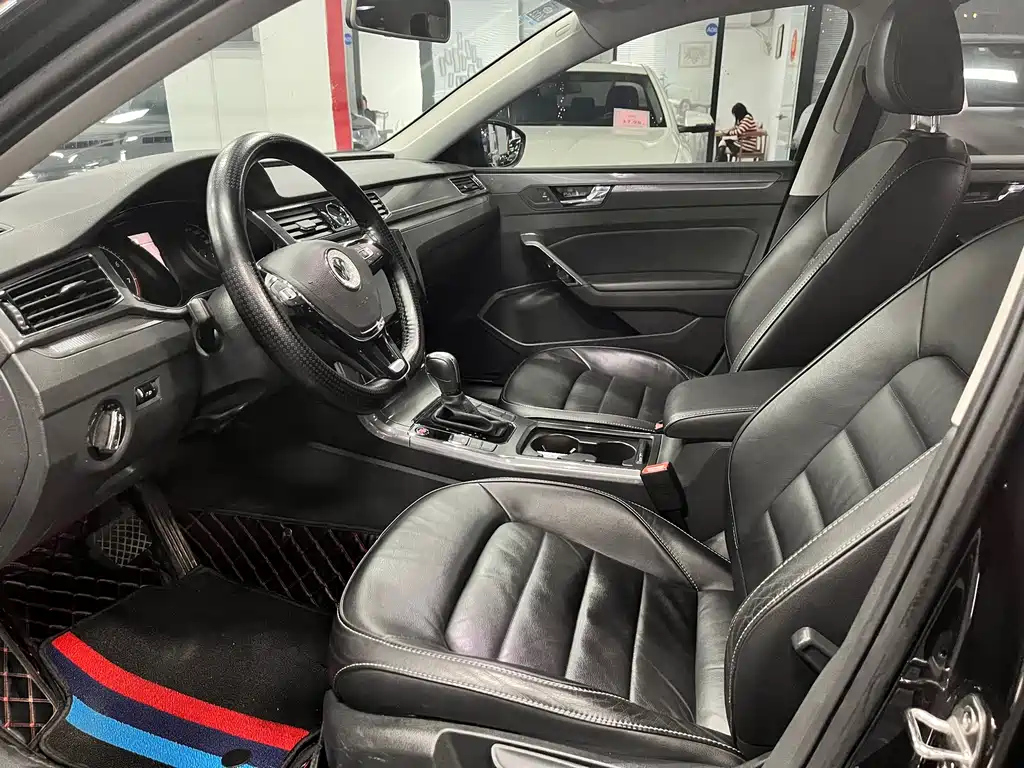 VOLKSWAGEN PASSAT 2018