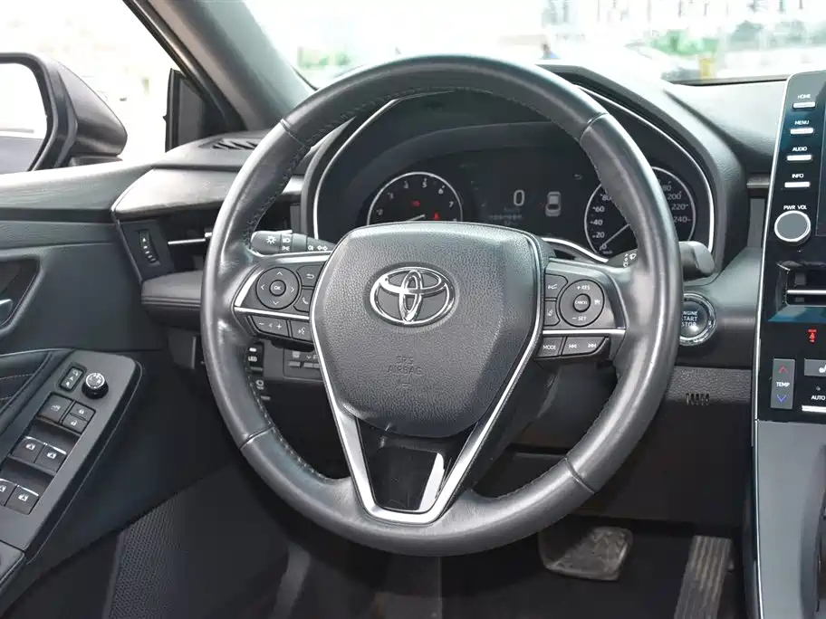 TOYOTA AVALON 2020