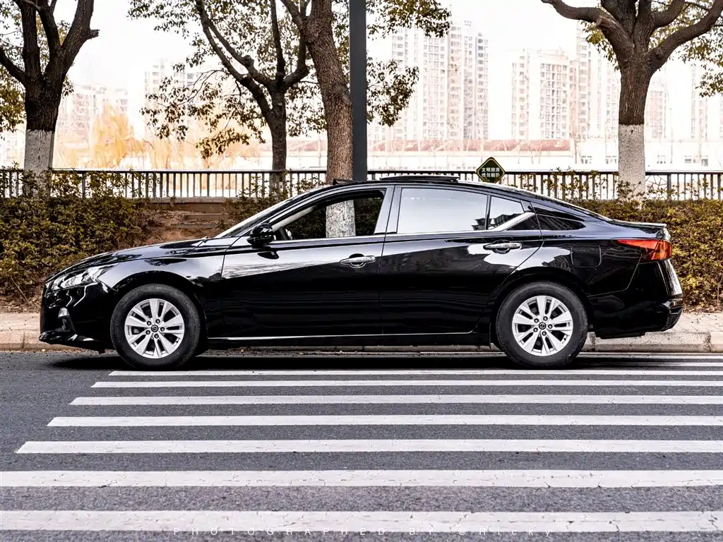 NISSAN TEANA 2020