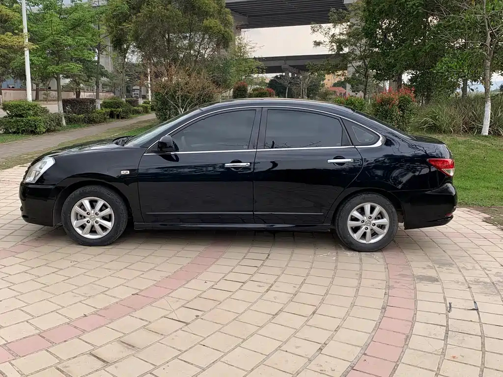 NISSAN SYLPHY 2017