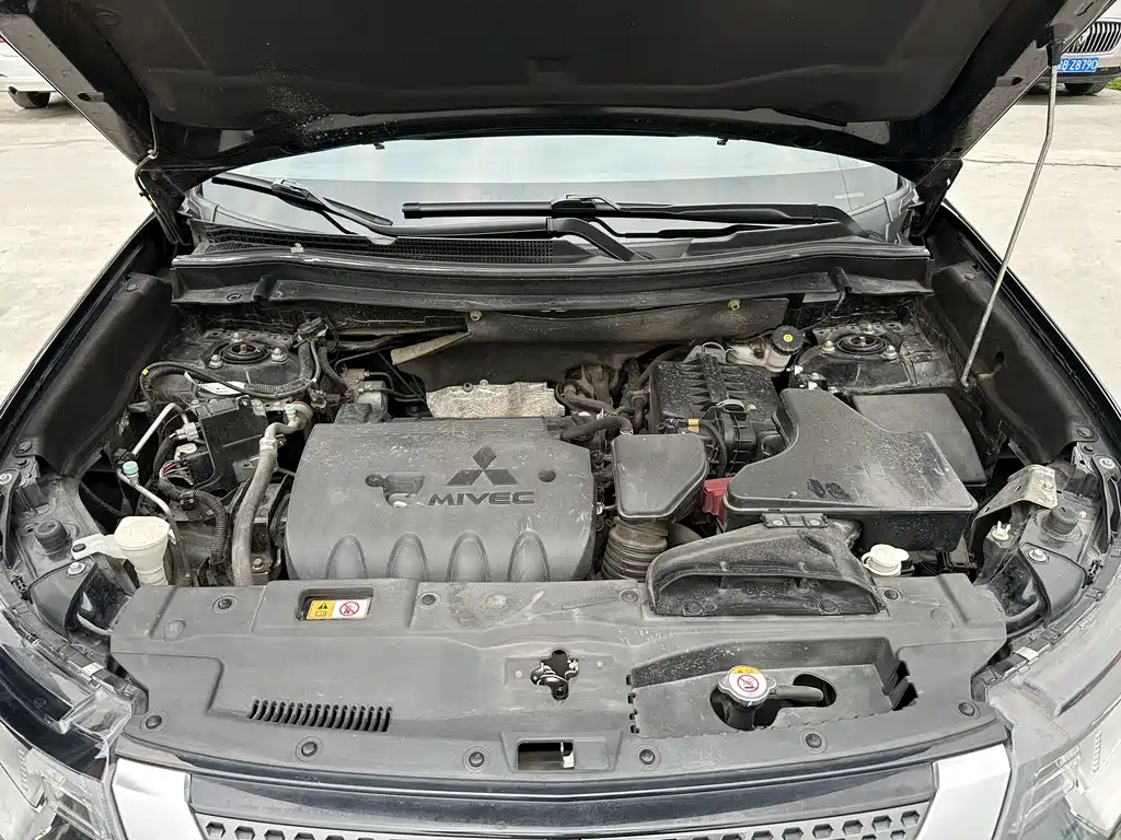 MITSUBISHI OUTLANDER 2020