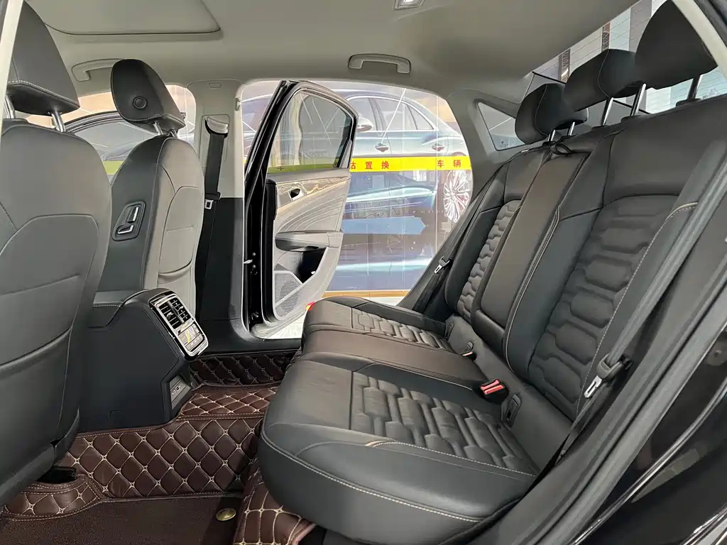 VOLKSWAGEN PASSAT 2021