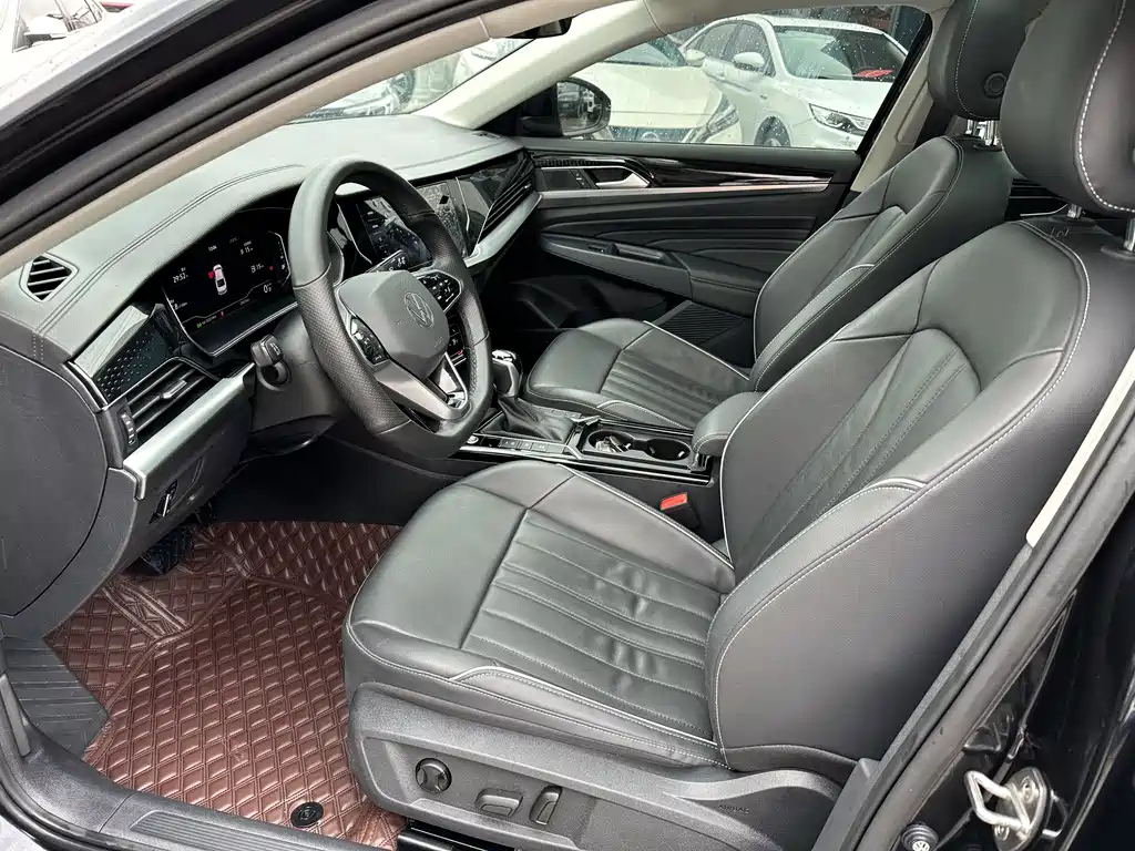 VOLKSWAGEN PASSAT 2023