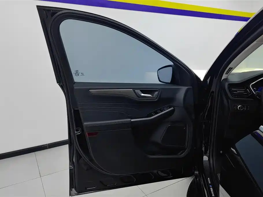 FORD ESCAPE 2021