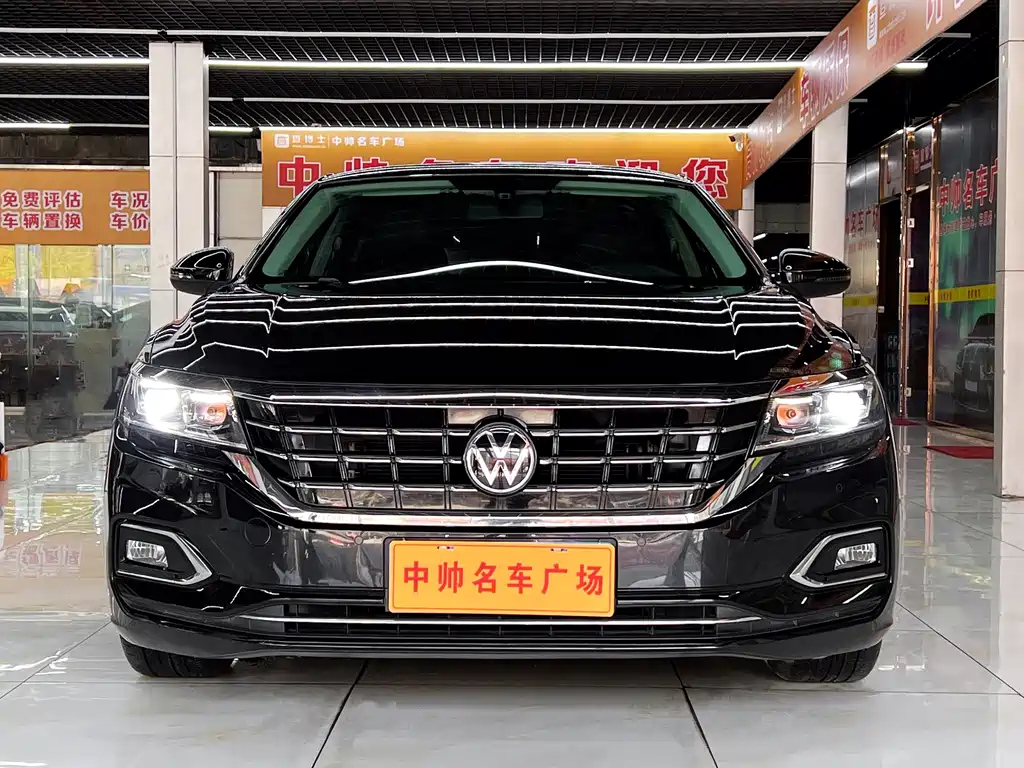 VOLKSWAGEN PASSAT 2021