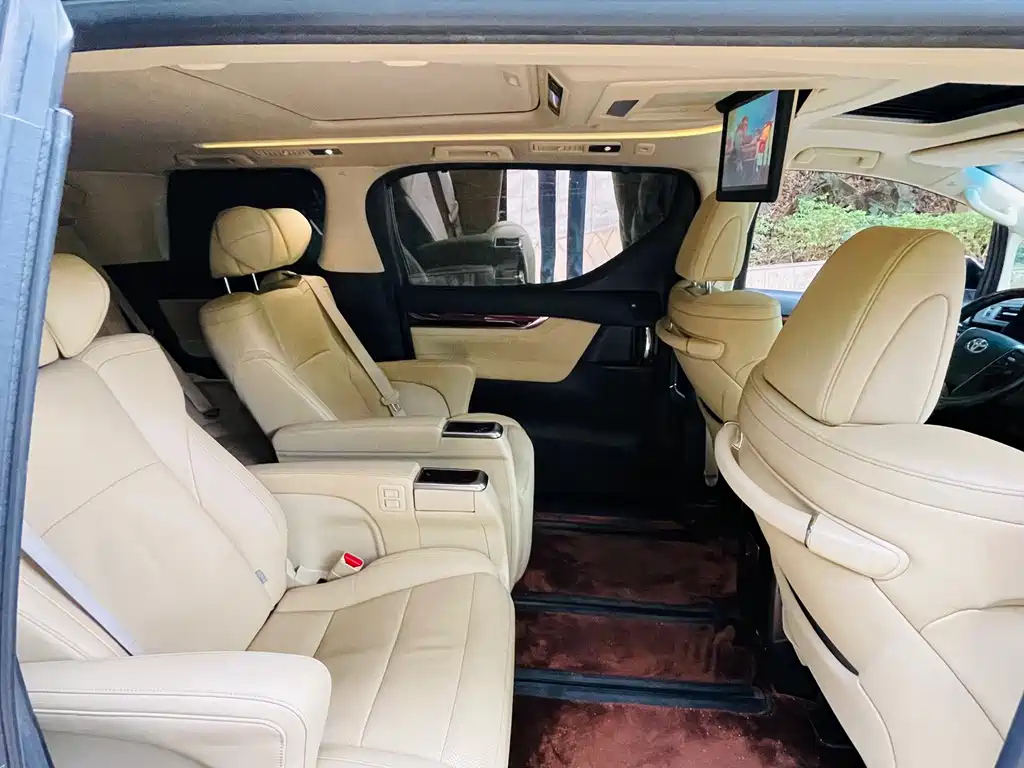 TOYOTA ALPHARD 2017