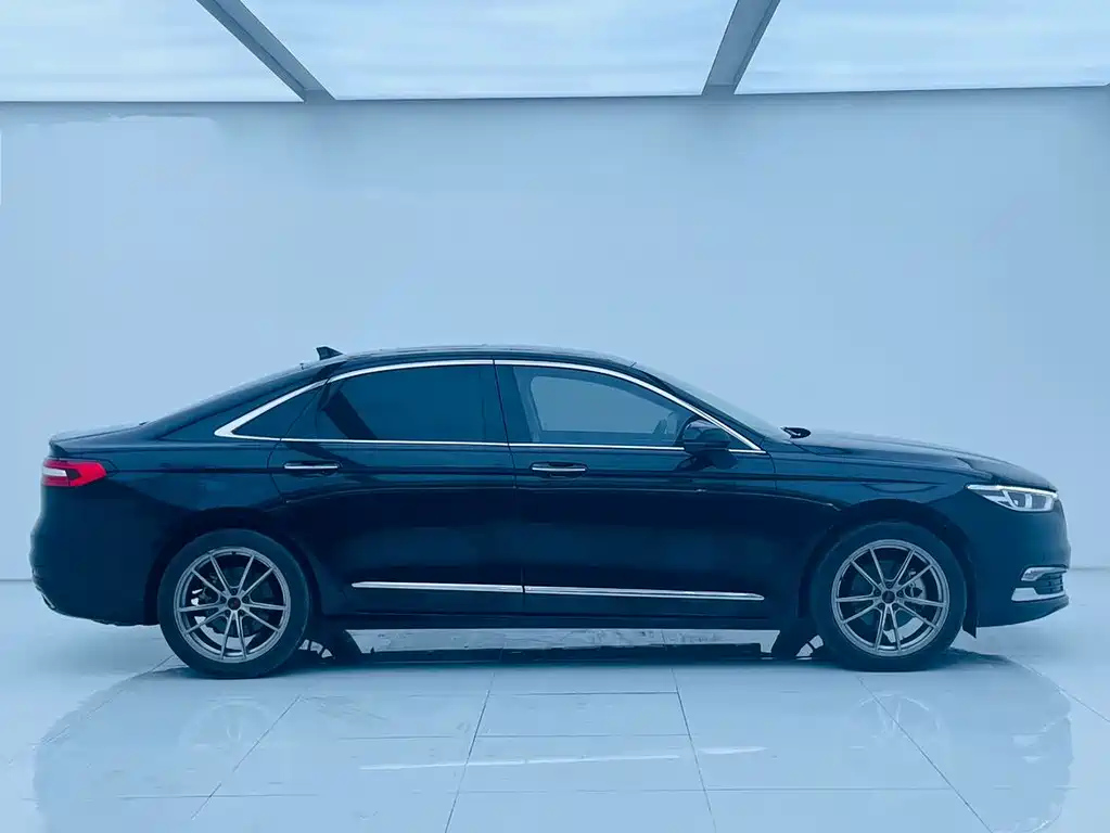FORD TAURUS 2020