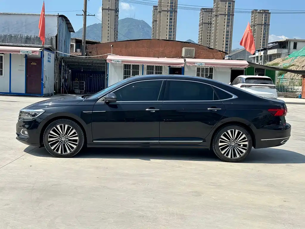 VOLKSWAGEN PASSAT 2021