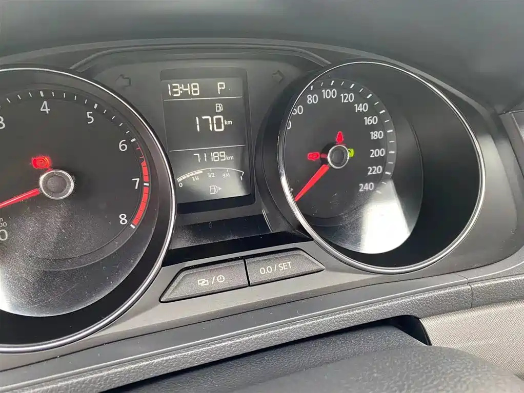 VOLKSWAGEN LAVIDA 2018