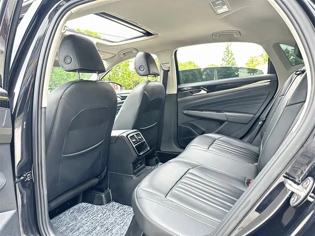 VOLKSWAGEN PASSAT 2020