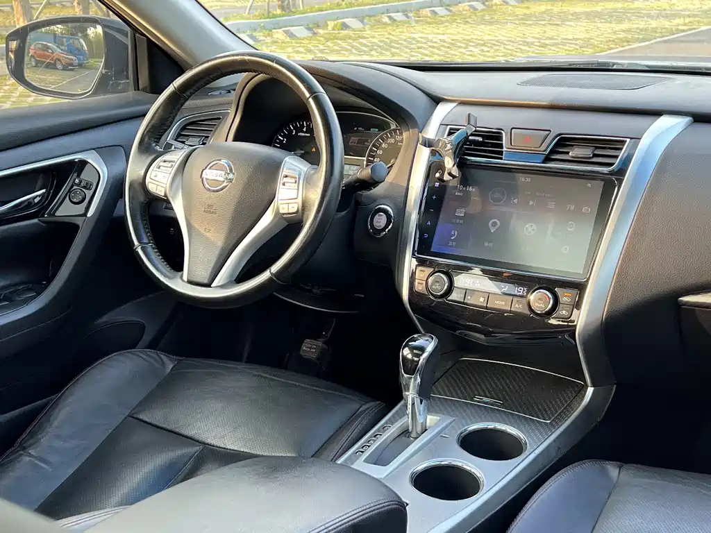 NISSAN TEANA 2018