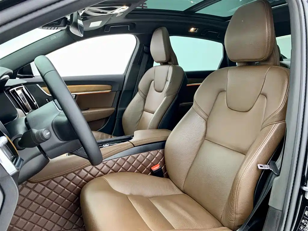 VOLVO S90 2021
