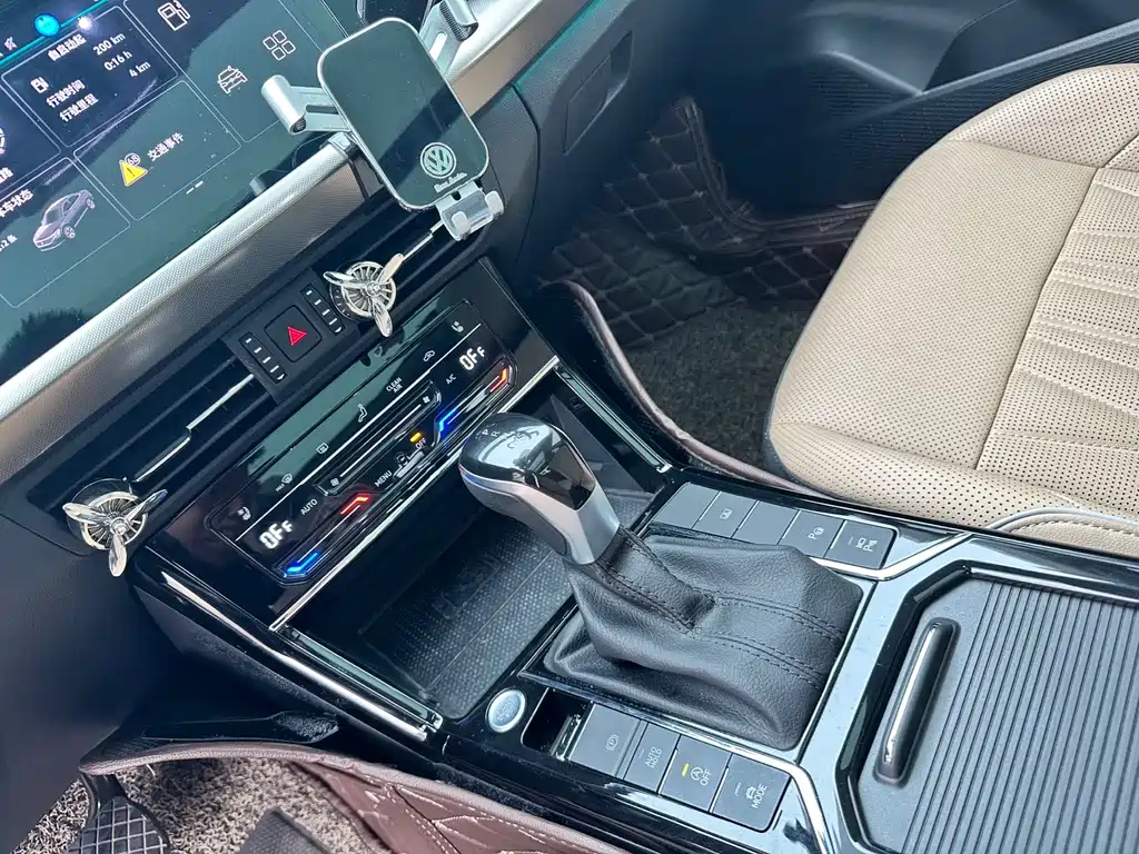VOLKSWAGEN PASSAT 2022