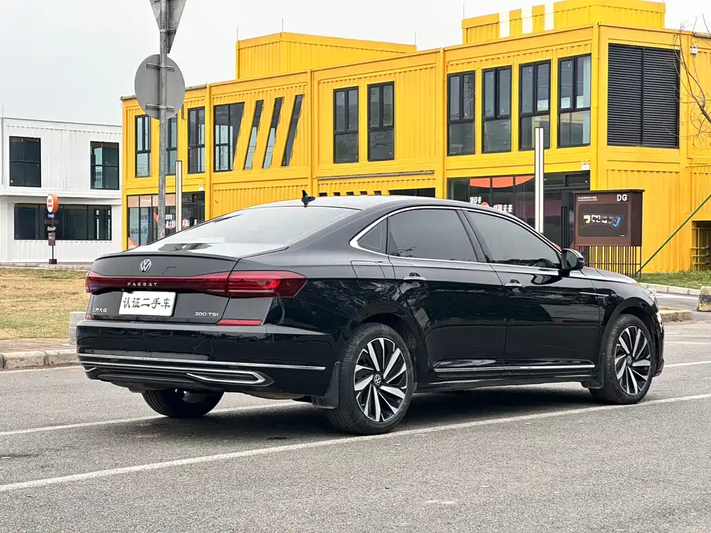 VOLKSWAGEN PASSAT 2022