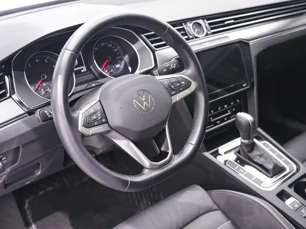 VOLKSWAGEN MAGOTAN 2022