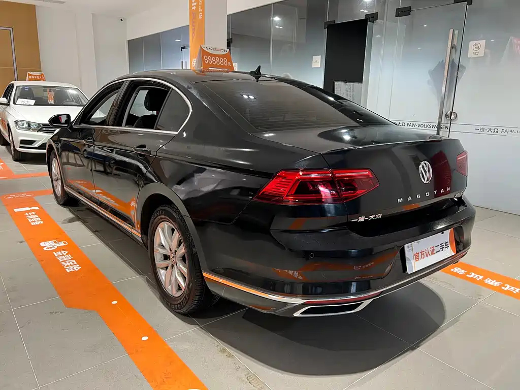 VOLKSWAGEN MAGOTAN 2020