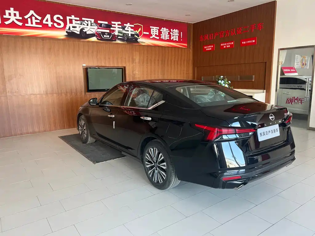 NISSAN TEANA 2023