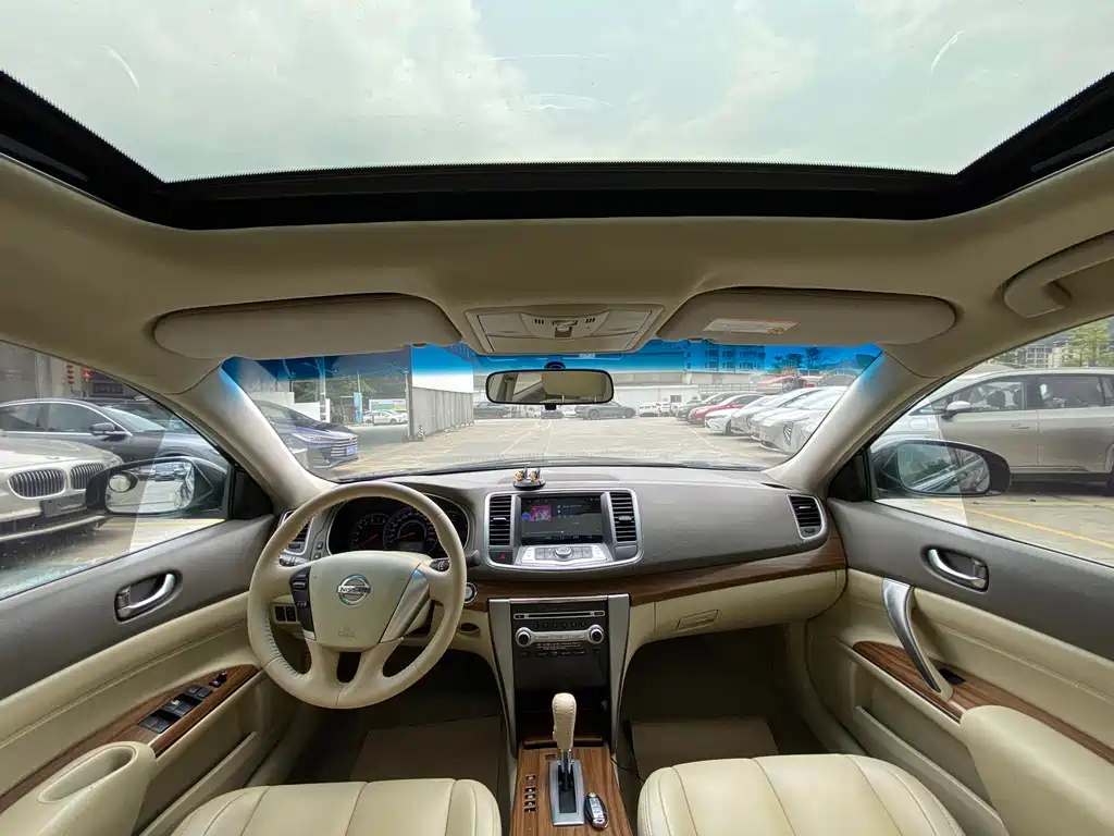NISSAN TEANA 2011