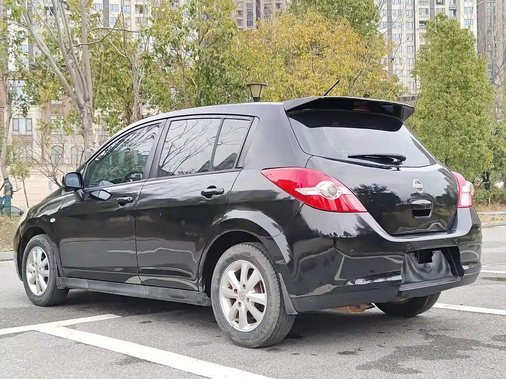 NISSAN TIIDA TIIDA 2010