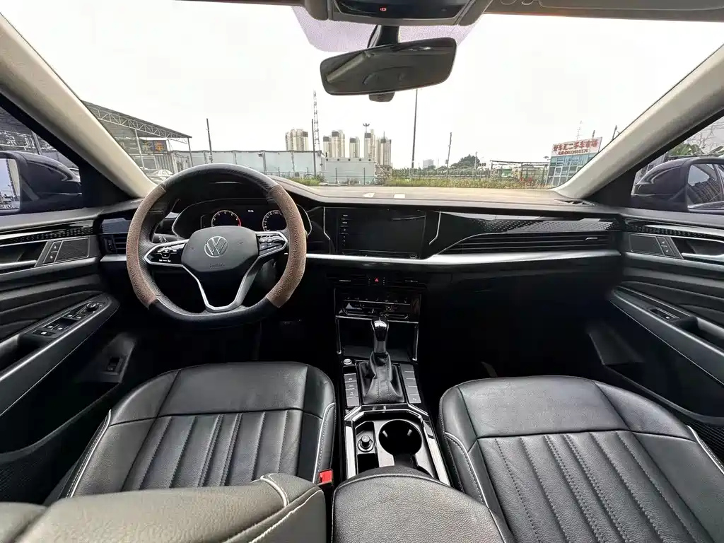 VOLKSWAGEN PASSAT 2022