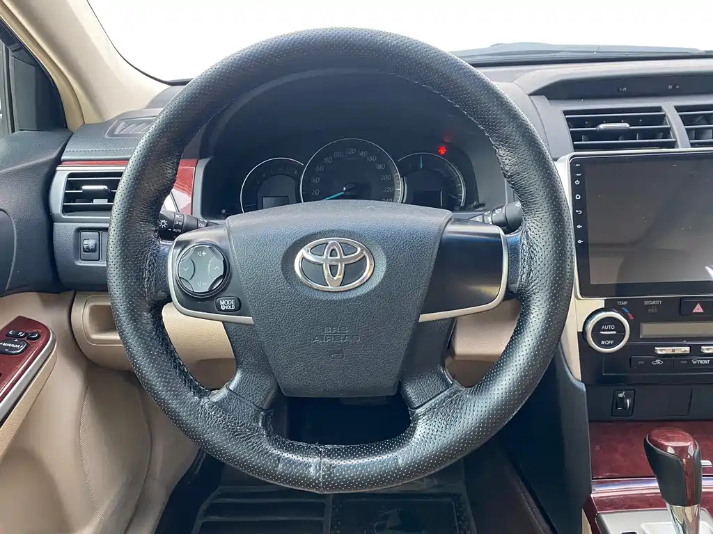 TOYOTA CAMRY 2014