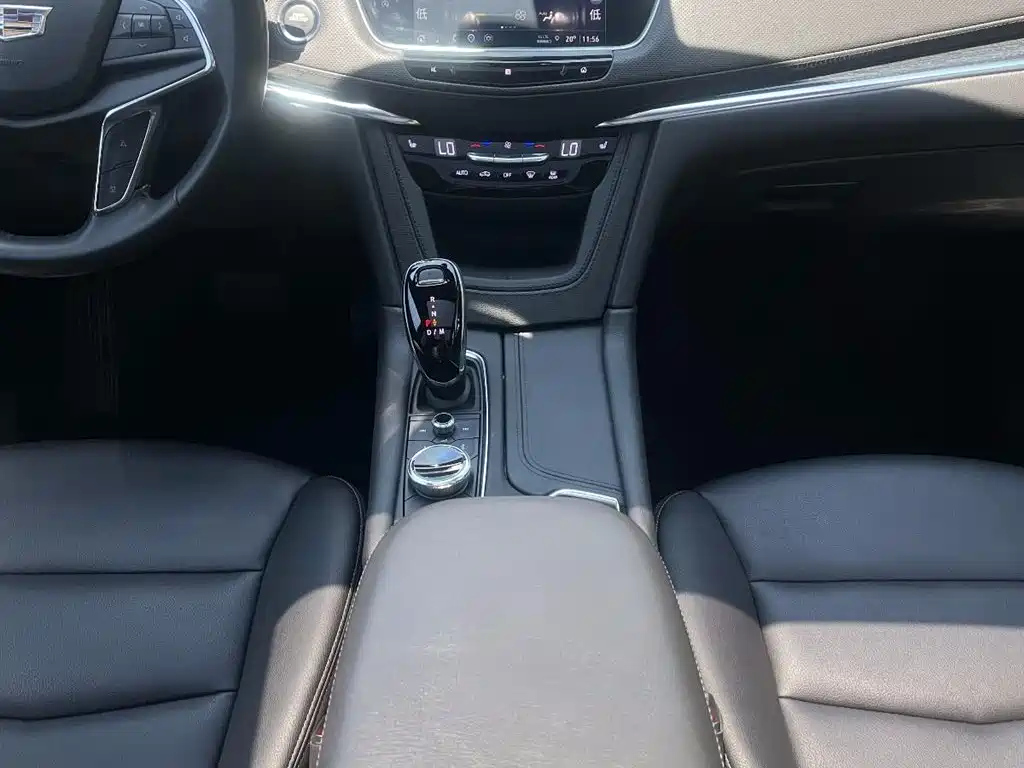 CADILLAC XT5 2021