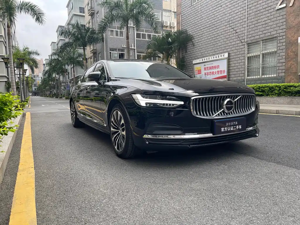 VOLVO S90 2022