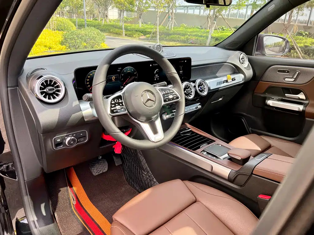 MERCEDES BENZ GLB 2023
