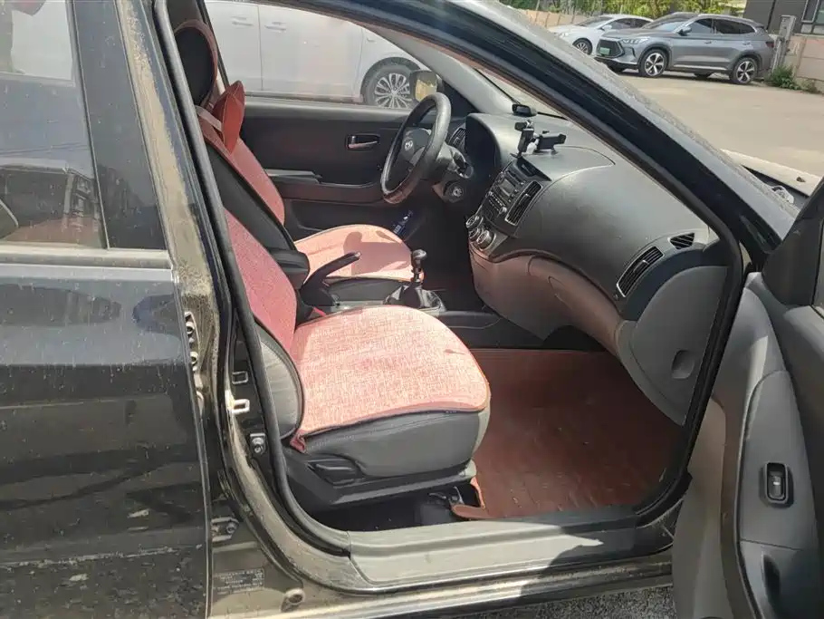 HYUNDAI CELESTA 2014