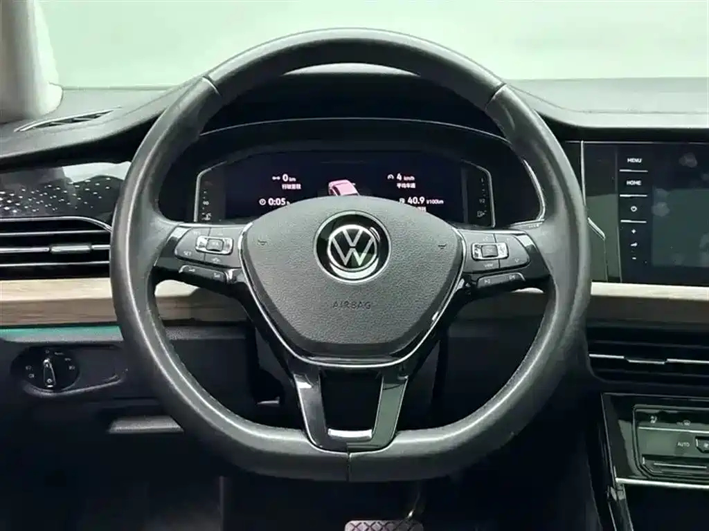 VOLKSWAGEN PASSAT 2021