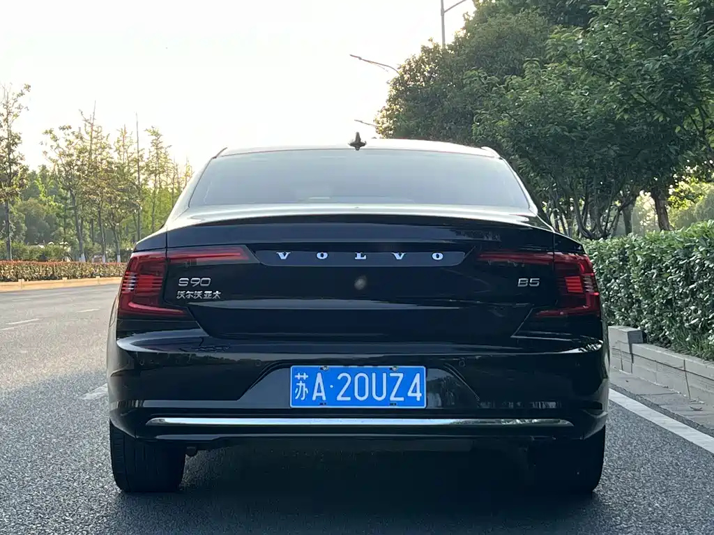 VOLVO S90 2021