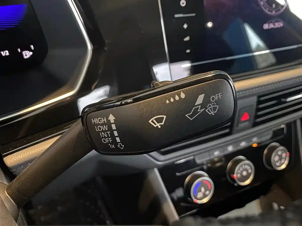 VOLKSWAGEN SAGITAR 2021