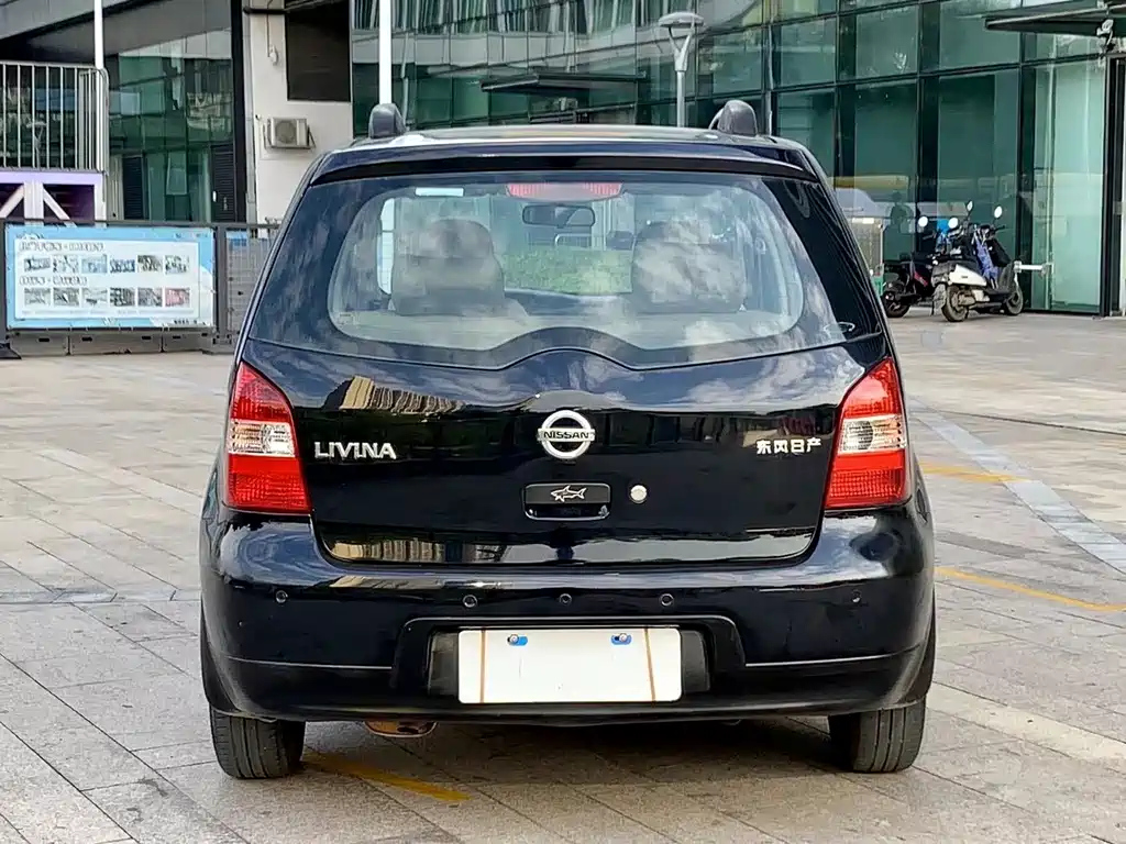 NISSAN LIVINA 2009