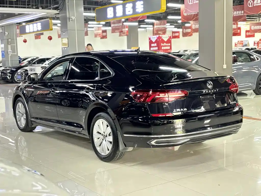 VOLKSWAGEN PASSAT 2021