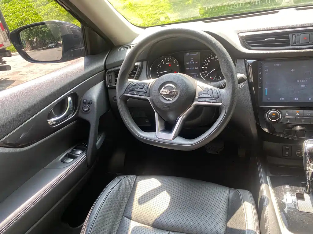 NISSAN X-TRAIL 2017