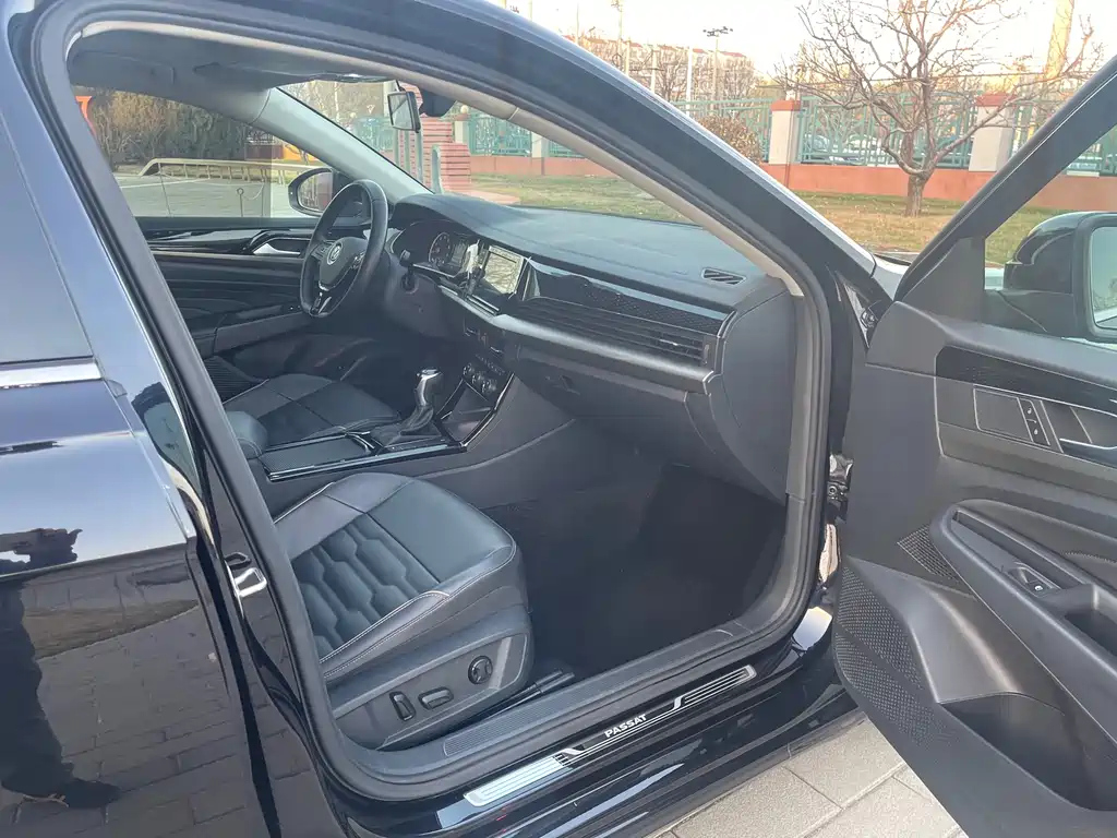VOLKSWAGEN PASSAT 2020