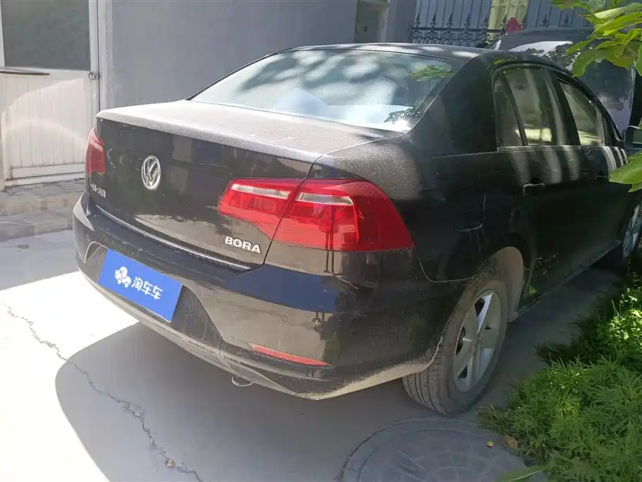 VOLKSWAGEN BORA 2014