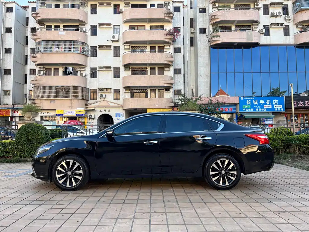 NISSAN TEANA 2018
