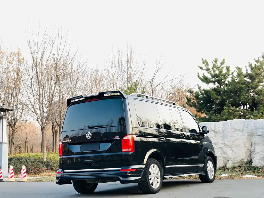 VOLKSWAGEN MULTIVAN 2018