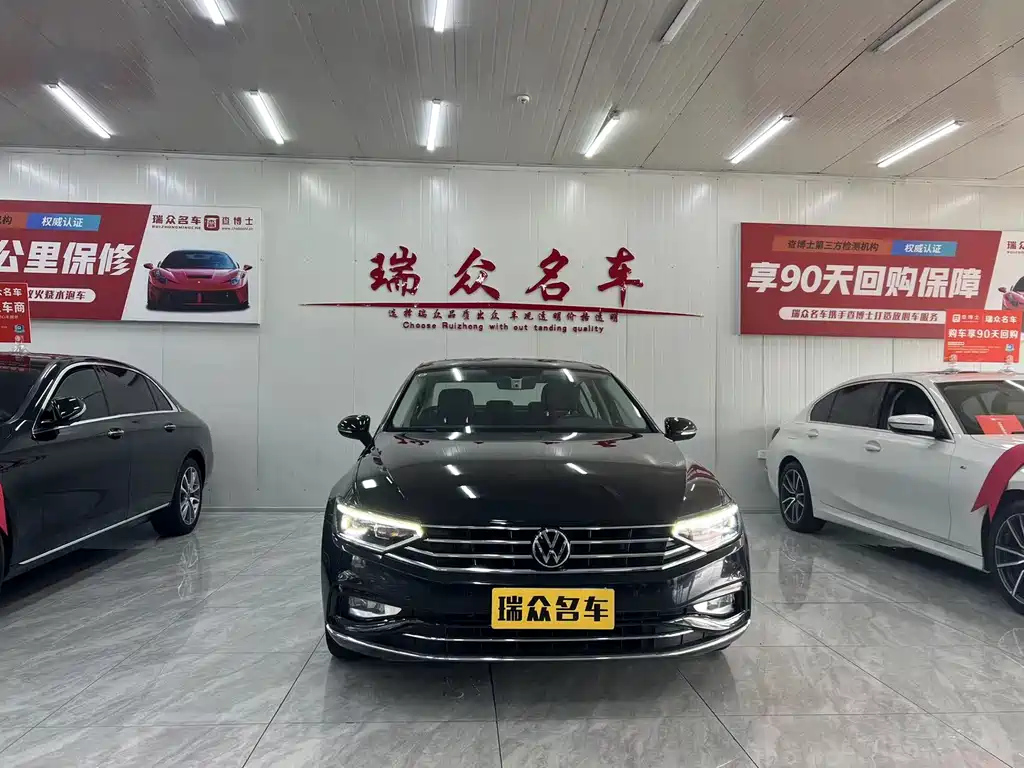VOLKSWAGEN MAGOTAN 2022
