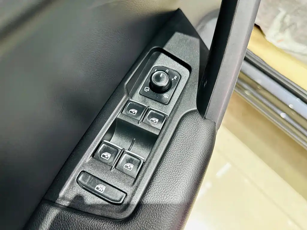 VOLKSWAGEN TAYRON 2020