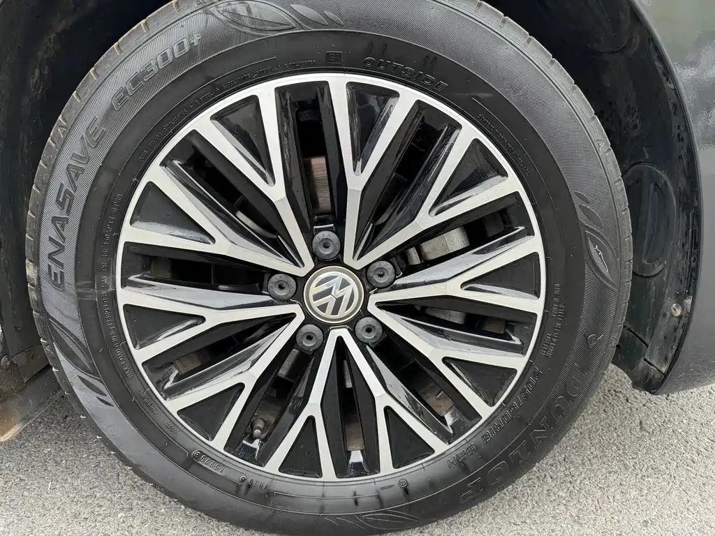 VOLKSWAGEN SAGITAR 2021