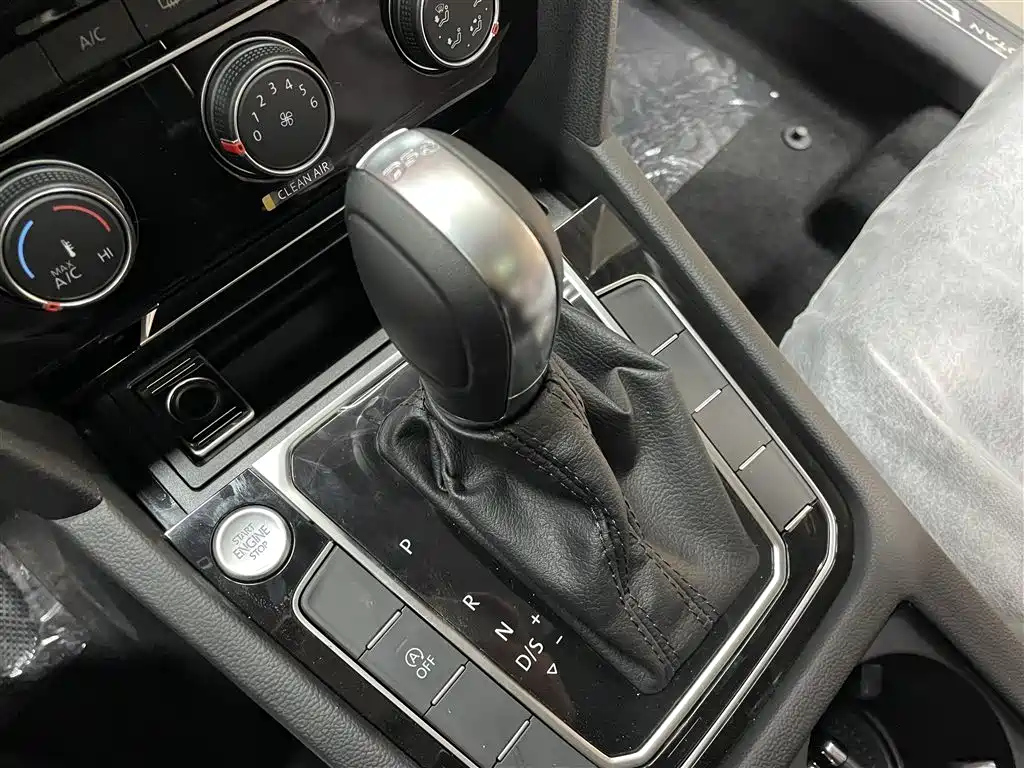VOLKSWAGEN MAGOTAN 2024