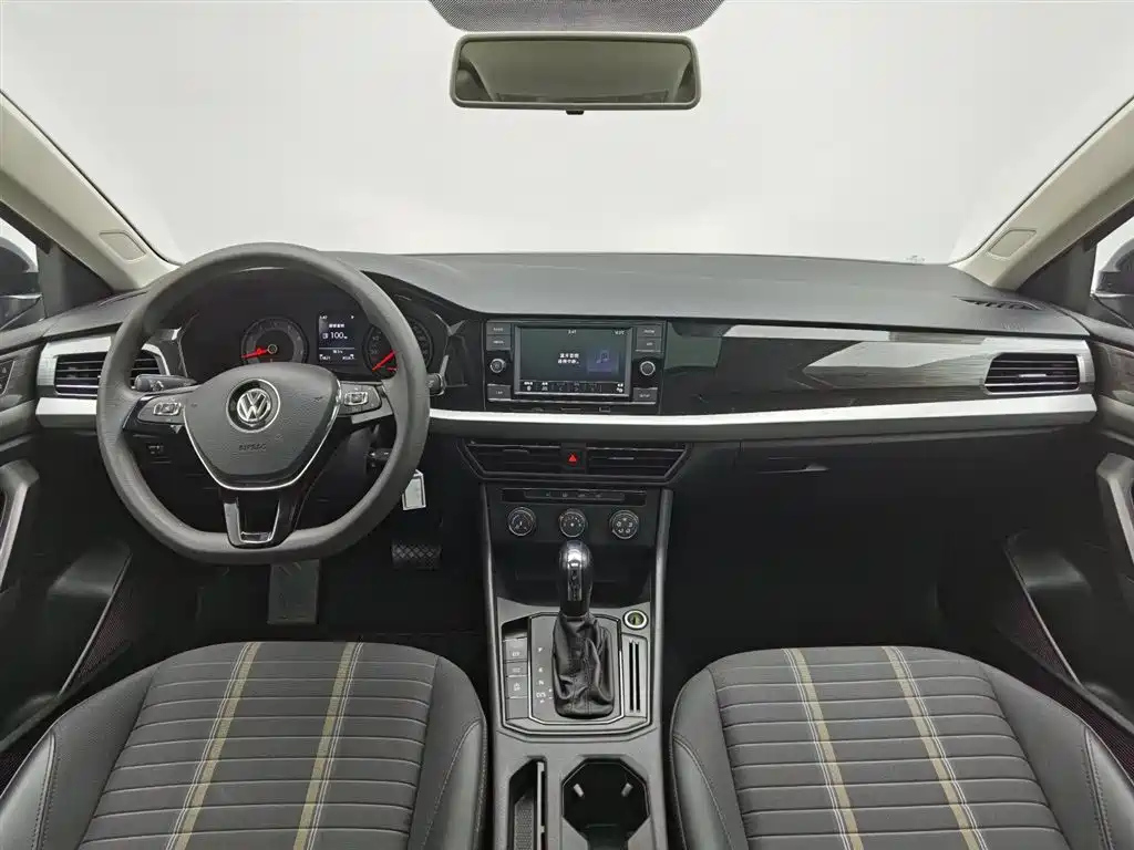 VOLKSWAGEN LAVIDA 2020