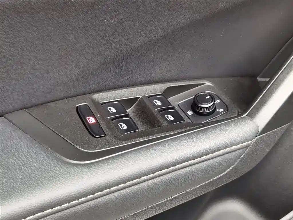 VOLKSWAGEN LAVIDA 2020