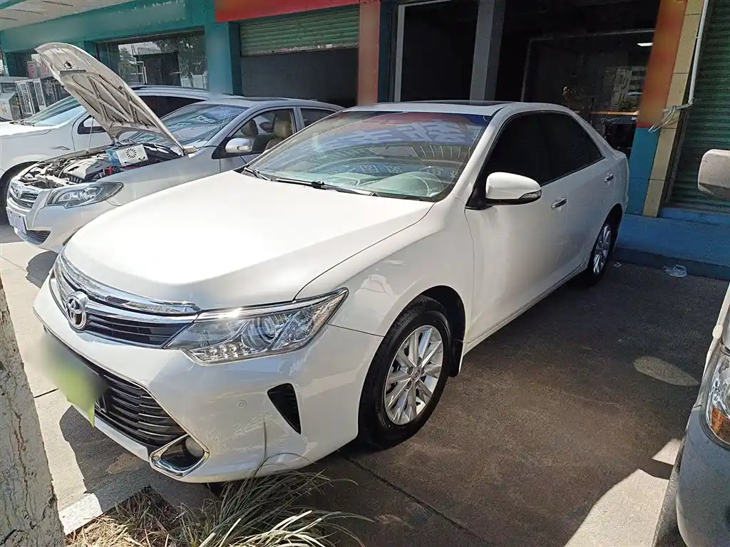 TOYOTA CAMRY 2016