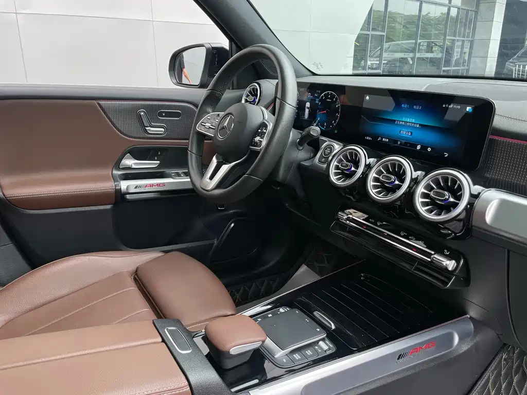 MERCEDES BENZ GLB 2021