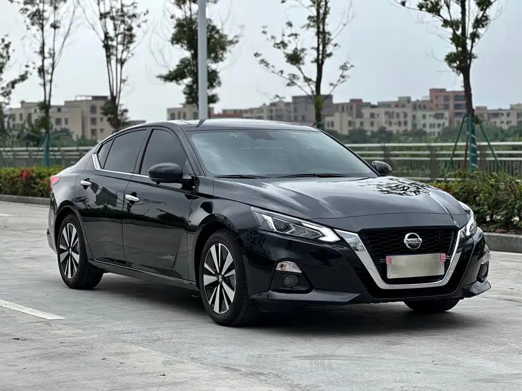 NISSAN TEANA 2022